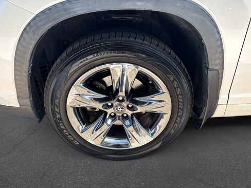 Used 2019 Toyota Highlander Limited Platinum image 10