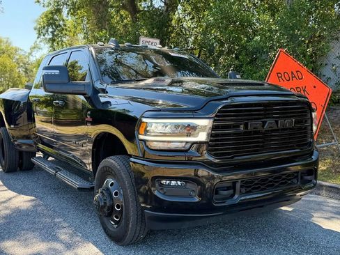 Used 2024 RAM 3500 Laramie w/ Night Edition AWD/4WD image 4