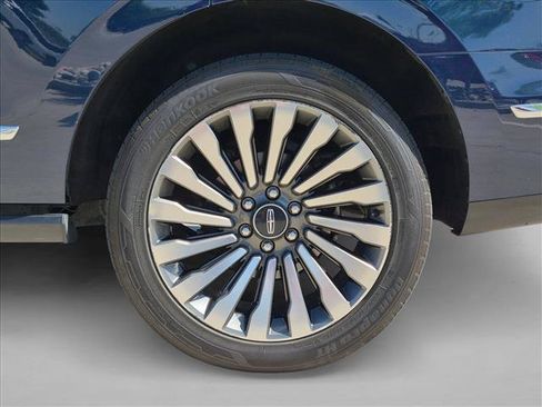Used 2019 Lincoln Navigator Reserve w/ Cargo Package AWD/4WD image 28