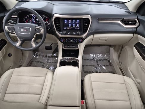 Used 2023 GMC Acadia Denali w/ Denali Technology Package image 5