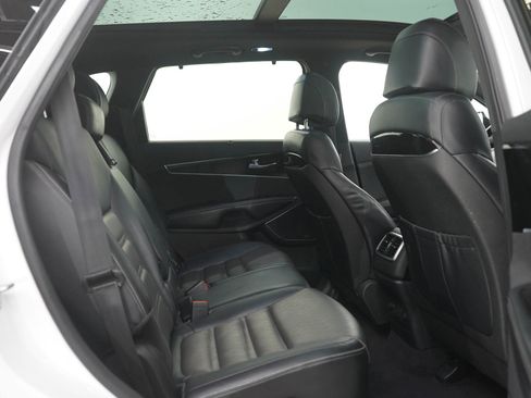 Used 2017 Kia Sorento SX AWD/4WD image 13