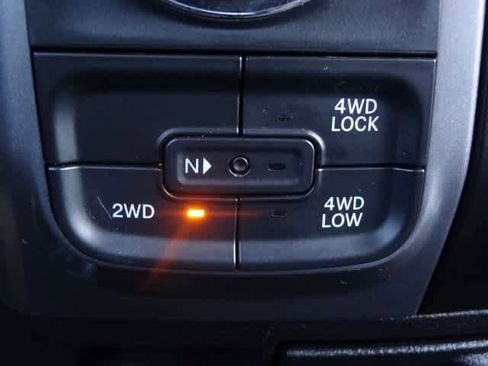 Used 2022 RAM 1500 Classic SLT image 21