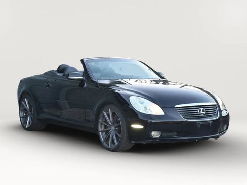 Used 2005 Lexus SC 430 Convertible w/ Preferred Accessory Pkg image 3