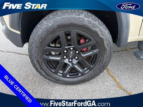 Used 2024 Chevrolet Colorado Trail Boss w/ Technology Package AWD/4WD image 8