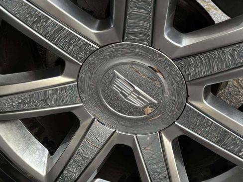 Used 2018 Cadillac Escalade ESV Premium Luxury image 46