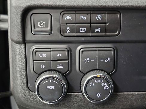 Used 2025 Chevrolet Tahoe LT AWD/4WD image 35