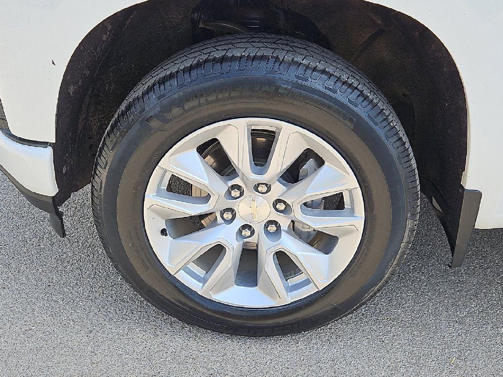 Used 2021 Chevrolet Silverado 1500 Custom AWD/4WD image 13