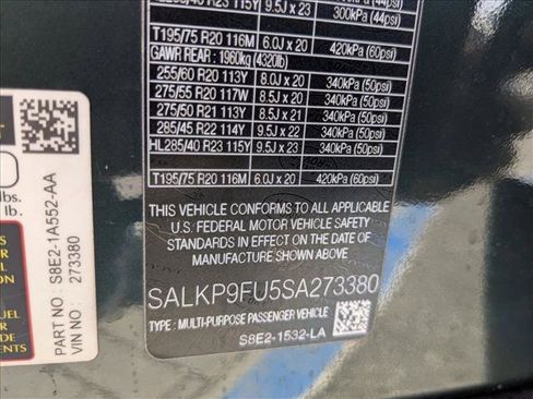 Certified 2025 Land Rover Range Rover SE AWD/4WD image 27