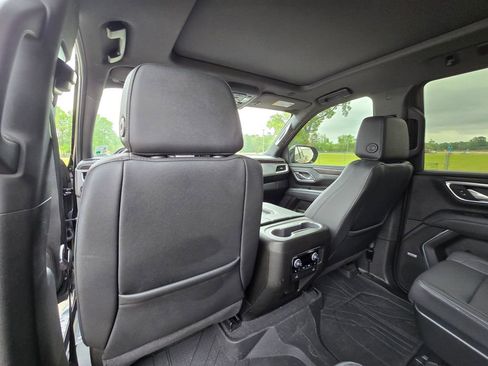 Used 2024 Chevrolet Tahoe Z71 w/ Luxury Package AWD/4WD image 17