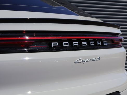 New 2026 Porsche Cayenne S image 30