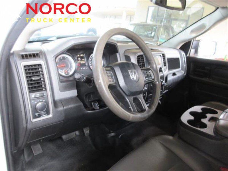 Used 2018 RAM 1500 Tradesman w/ Chrome Appearance Group RWD image 14