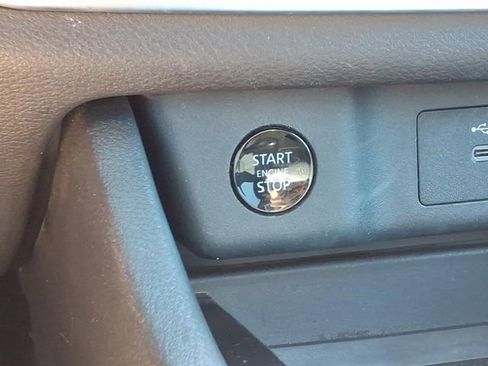 Used 2024 Nissan Rogue S AWD/4WD image 10