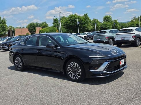 Certified 2025 Hyundai Sonata SEL FWD image 2