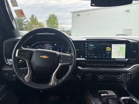 Used 2023 Chevrolet Silverado 1500 High Country AWD/4WD image 16
