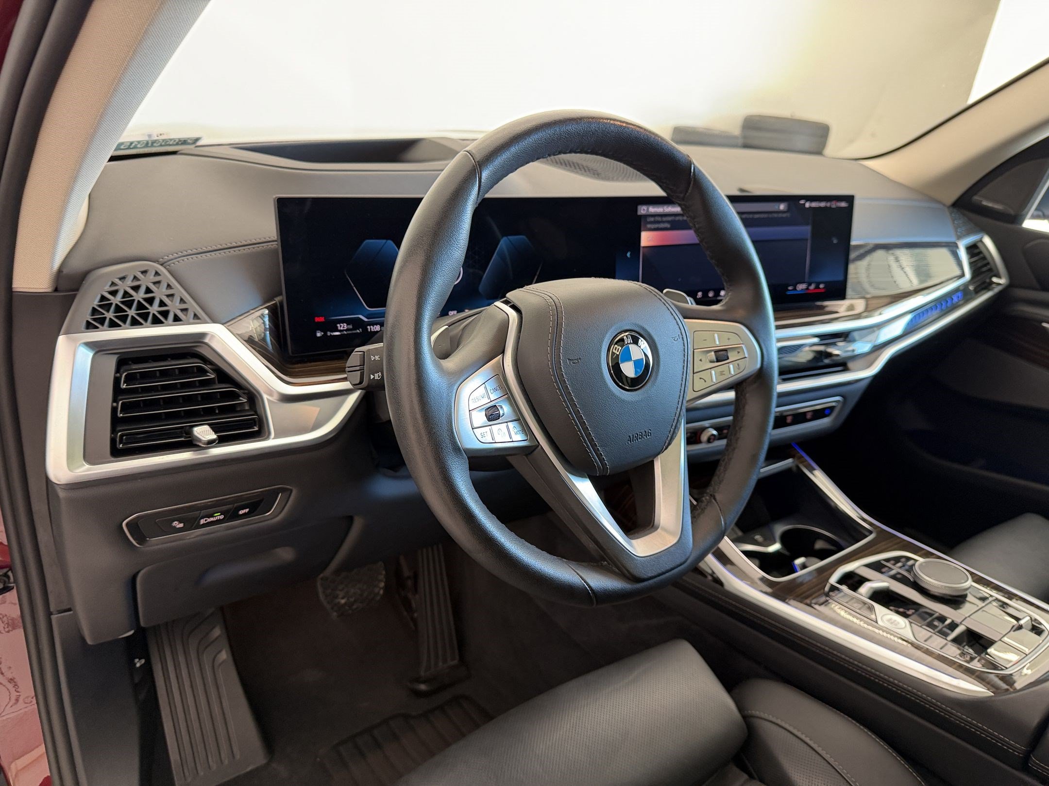Used 2026 BMW X7 xDrive40i AWD/4WD image 4