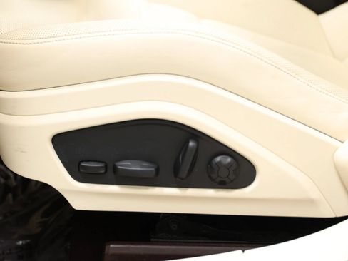 Used 2022 Porsche Panamera image 16
