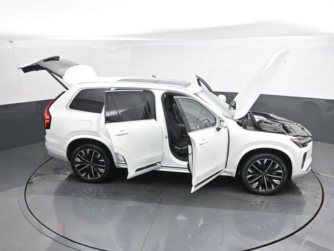 New 2025 Volvo XC90 B5 Plus w/ Protection Package Premier image 51