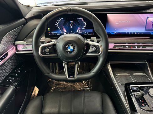 Certified 2023 BMW 760i xDrive w/ Executive Package AWD/4WD image 28
