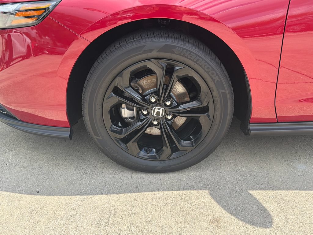 Used 2025 Honda Accord SE image 11