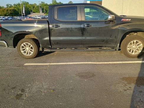 Certified 2024 Chevrolet Silverado 1500 LT w/ Z71 Off-Road Package AWD/4WD image 8
