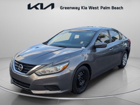 Used 2016 Nissan Altima 2.5 S w/ Power Driver Seat Package image 3