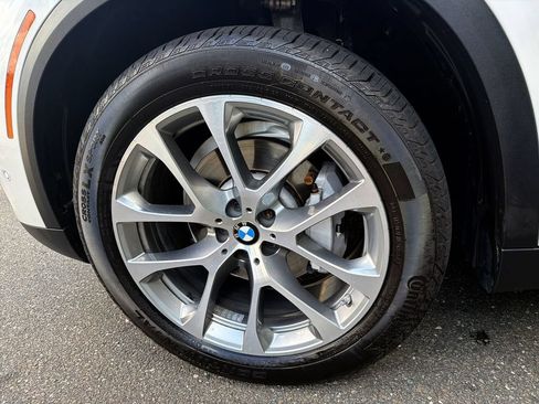 Used 2023 BMW X5 xDrive40i w/ Premium Package AWD/4WD image 16