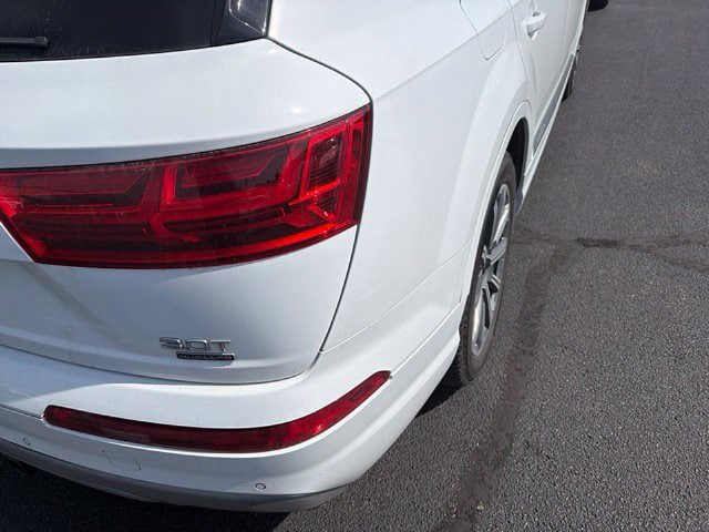 Used 2017 Audi Q7 3.0T Premium Plus AWD/4WD image 4