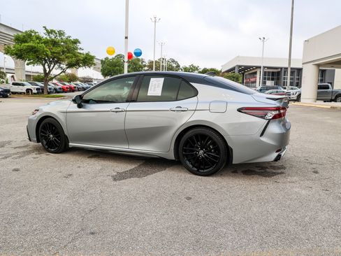 Used 2022 Toyota Camry XSE w/ Navigation Package image 10