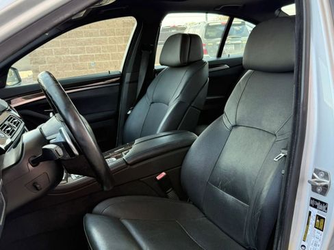 Used 2013 BMW 550i Sedan image 40