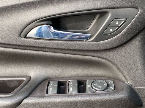 Used 2021 Chevrolet Equinox LT image 19