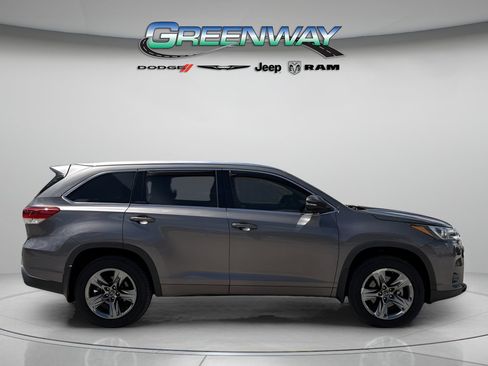 Used 2019 Toyota Highlander Limited Platinum FWD image 5