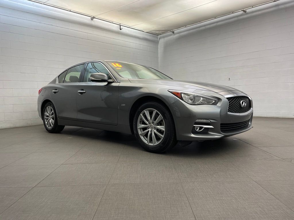Used 2016 INFINITI Q50 Premium RWD image 4