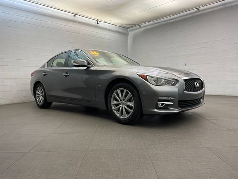 Used 2016 INFINITI Q50 Premium RWD image 4
