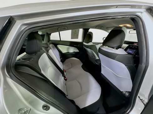 Used 2022 Toyota Prius LE image 29