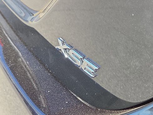 Used 2018 Toyota Camry XSE image 8