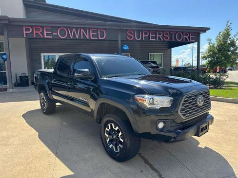 Used 2021 Toyota Tacoma TRD Off-Road w/ Technology Package AWD/4WD image 1