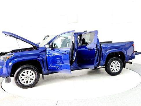 Certified 2024 Toyota Tacoma SR5 image 10