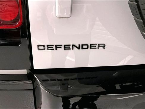 Certified 2024 Land Rover Defender 130 X-Dynamic SE AWD/4WD image 7