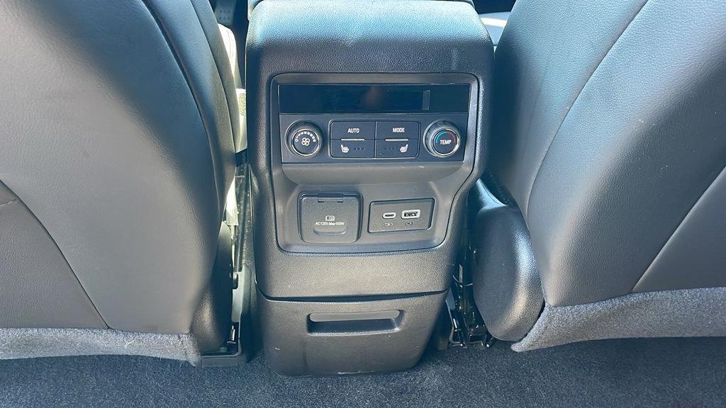 Used 2023 GMC Acadia AT4 w/ Technology Package AWD/4WD image 16