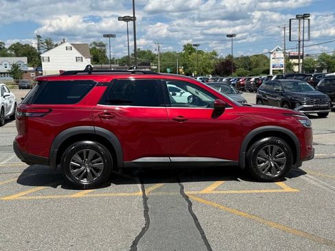 Used 2023 Nissan Pathfinder SV AWD/4WD image 7