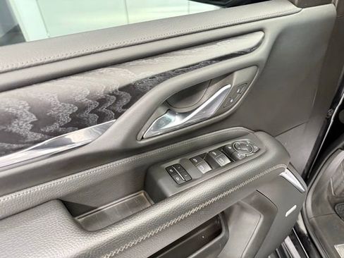 Used 2023 GMC Yukon XL Denali image 10