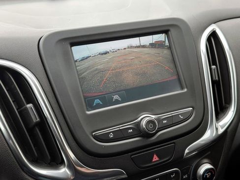 Used 2018 Chevrolet Equinox LT image 23