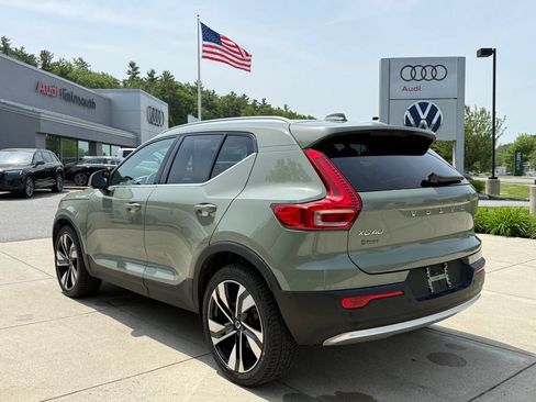Used 2023 Volvo XC40 B5 Plus w/ Driver Assist Package AWD/4WD image 12