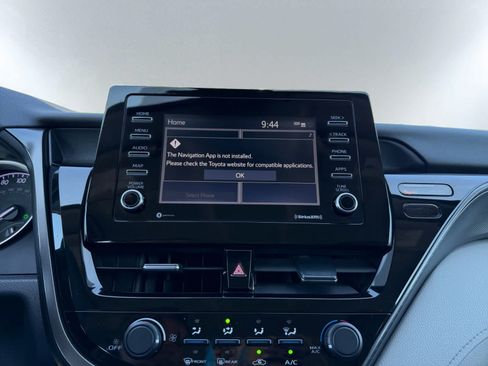 Used 2021 Toyota Camry LE FWD image 14