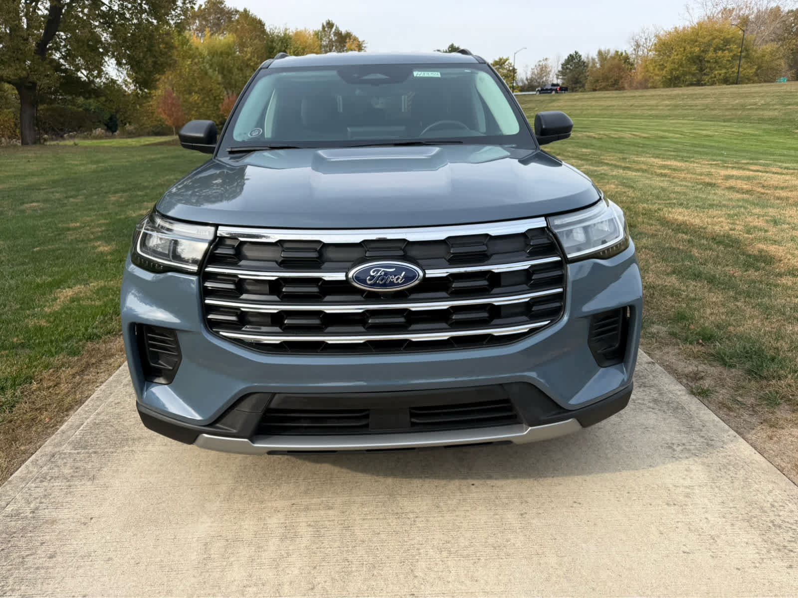 Used 2025 Ford Explorer Active AWD/4WD image 9