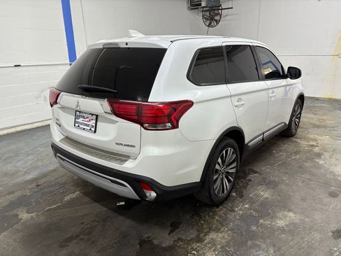 Used 2019 Mitsubishi Outlander ES FWD image 3