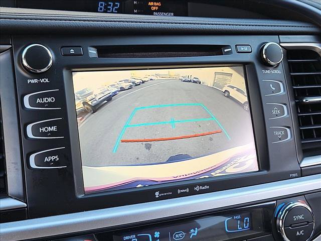 Used 2019 Toyota Highlander Plus FWD image 13