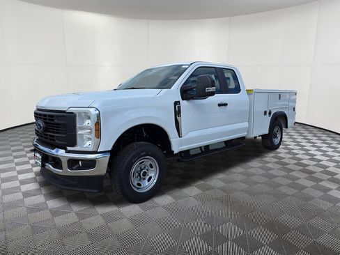 New 2026 Ford F350 XL w/ XL Chrome Package AWD/4WD image 4