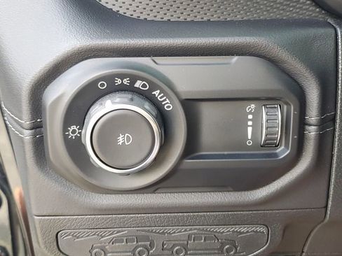 Used 2024 Jeep Wrangler Unlimited Rubicon image 22