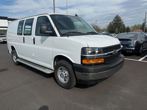 Used 2024 Chevrolet Express 2500 w/ Driver Convenience Package image 4